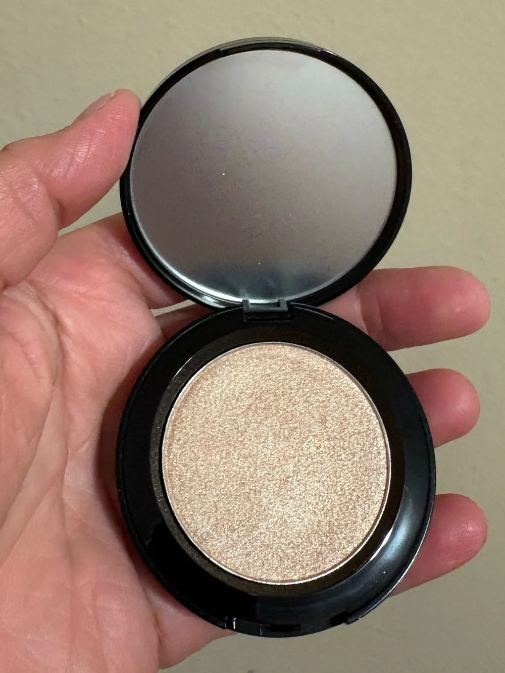 Laura Geller Easy Illuminating Powder Highlighter Champagne Brand New Never Used